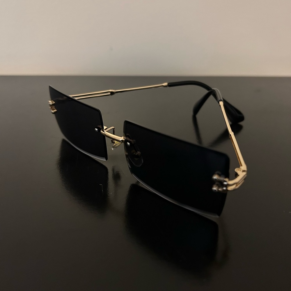 B Selena Collection fashion sunglasses